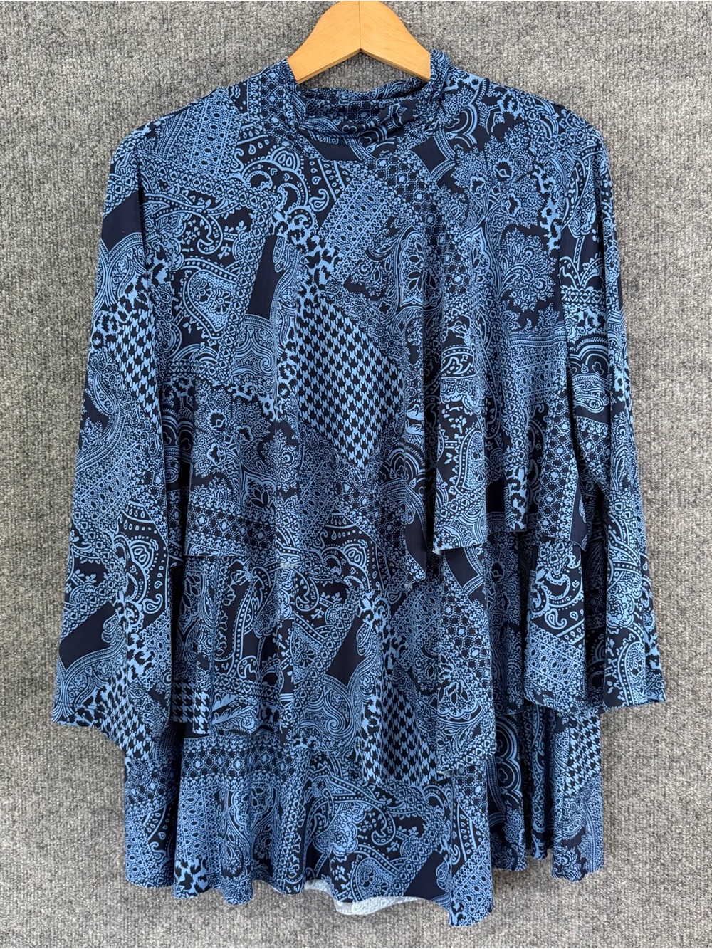 Susan Graver Womens Liquid Knit Paisley Patchwork Top Size XL Tiered Blue Black